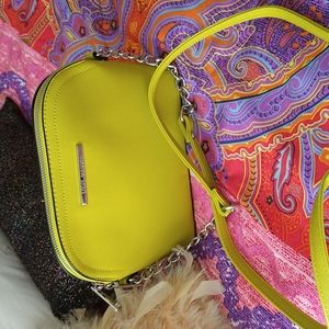 Citron Steve Madden crossbody.
